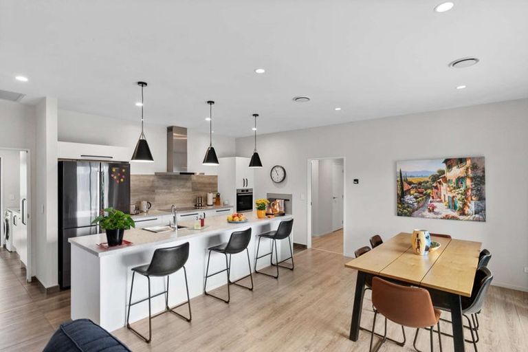 Photo of property in 11 Paradise Way, Amberley, 7410