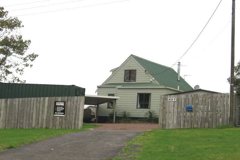 Photo of property in 457 Don Buck Road, Massey, Auckland, 0614