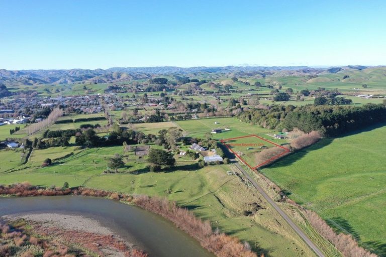 Photo of property in 1 Halls Road, Pahiatua, 4910