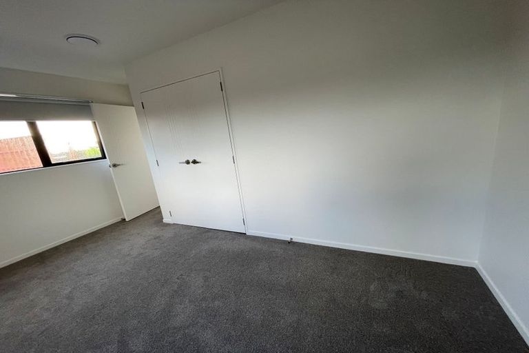 Photo of property in 2d Pinero Place, Bucklands Beach, Auckland, 2014