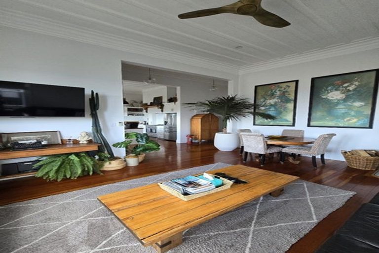 Photo of property in 4 Seaview Terrace, Bluff Hill, Napier, 4110