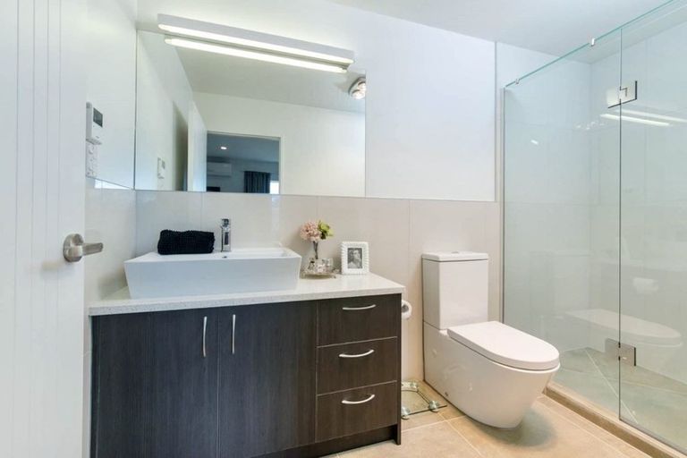 Photo of property in 85 Bordeaux Parade, Te Atatu South, Auckland, 0610