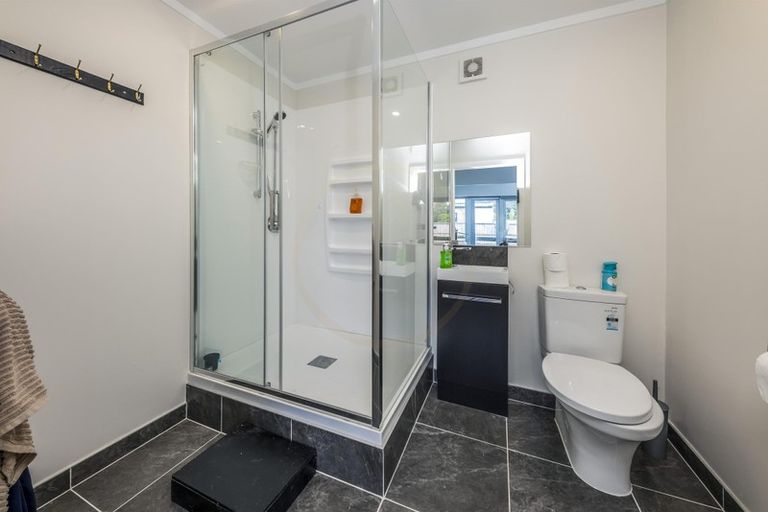 Photo of property in 32 Beach Road, Pahurehure, Papakura, 2113