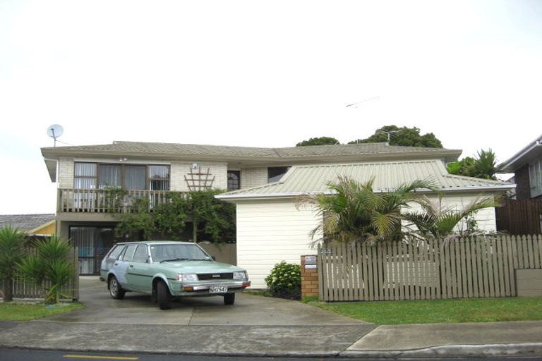 Photo of property in 24 Sunnypark Avenue, Rosehill, Papakura, 2113