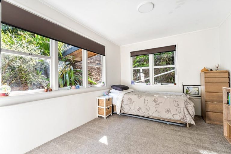 Photo of property in 26b Wade River Road, Stanmore Bay, Whangaparaoa, 0932