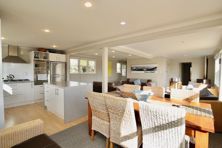 Photo of property in 9 Uenuku Avenue, Raglan, 3225