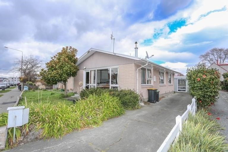Photo of property in 1/13 Clyde Road, Upper Riccarton, Christchurch, 8041