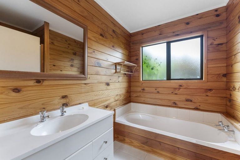 Photo of property in 25 Kiddle Drive, Hilltop, Taupo, 3330