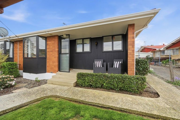Photo of property in 17 Argyle Street, Mornington, Dunedin, 9011