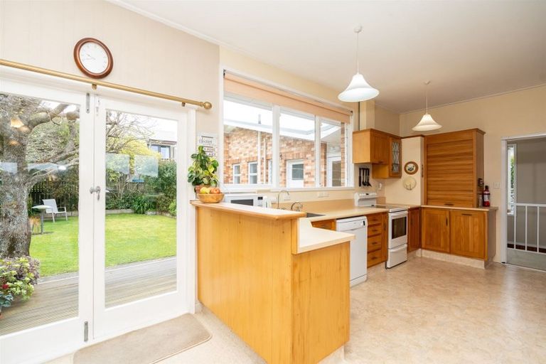 Photo of property in 135 Lake Crescent, Hamilton Lake, Hamilton, 3204