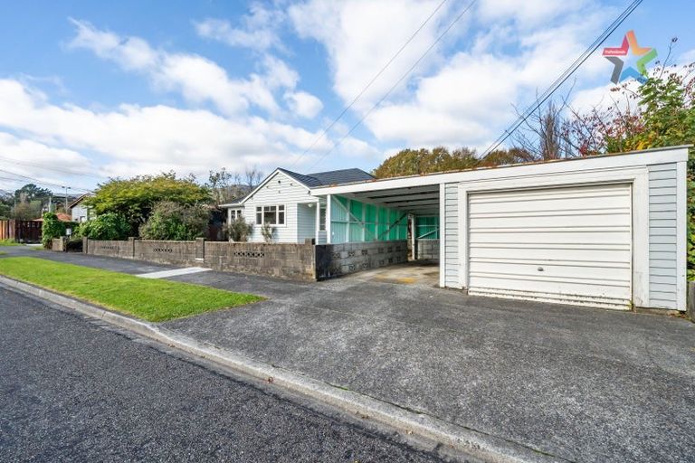 Photo of property in 3 Gibbs Crescent, Wainuiomata, Lower Hutt, 5014