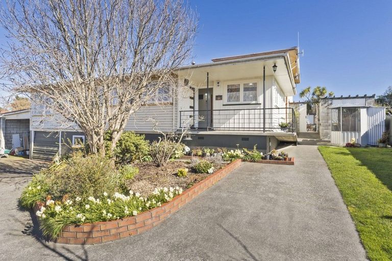 Photo of property in 90 Lethbridge Street, Feilding, 4702
