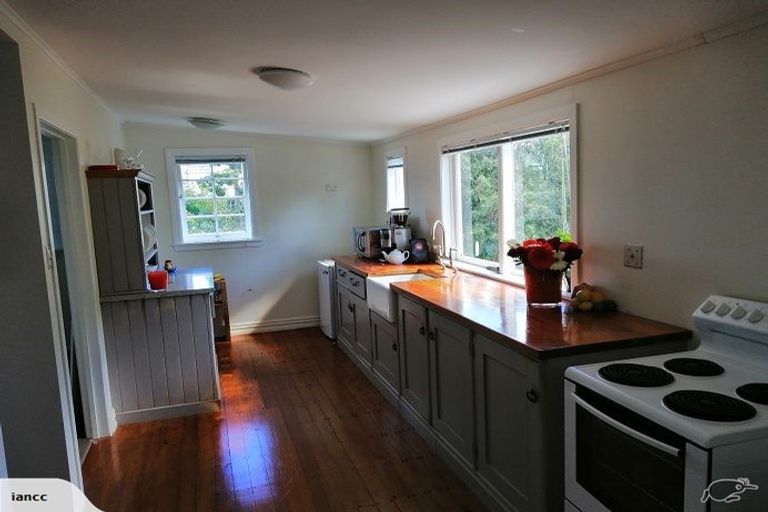 Photo of property in 11b Mays Street, Devonport, Auckland, 0624