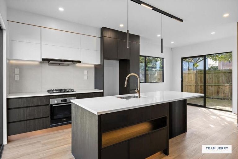 Photo of property in 339c Bucklands Beach Road, Bucklands Beach, Auckland, 2012