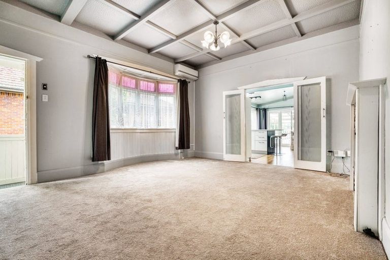 Photo of property in 3199 Great North Road, New Lynn, Auckland, 0600