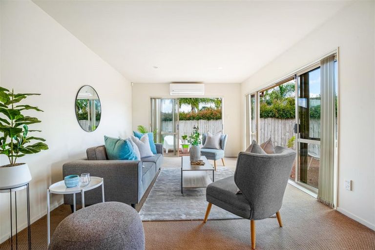 Photo of property in 15 Pyrite Street, Westgate, Auckland, 0614