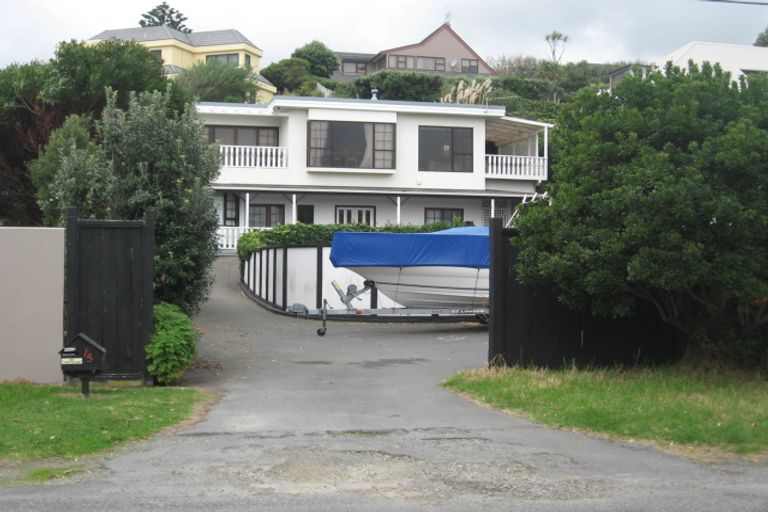 Photo of property in 15 Groves Road, Raumati Beach, Paraparaumu, 5032
