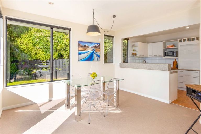 Photo of property in 9a Janice Place, Mount Pleasant, Christchurch, 8081