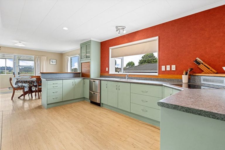 Photo of property in 62 Kawiu Road, Levin, 5510