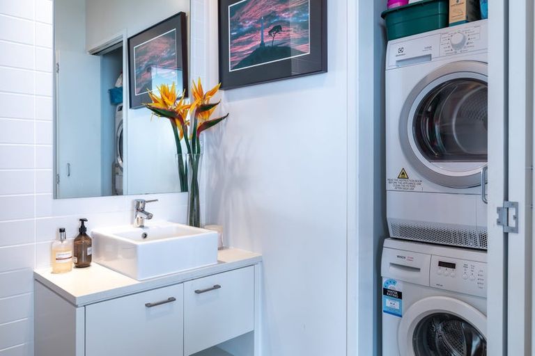 Photo of property in Sentinel Apartments, 1402/3 Northcroft Street, Takapuna, Auckland, 0622