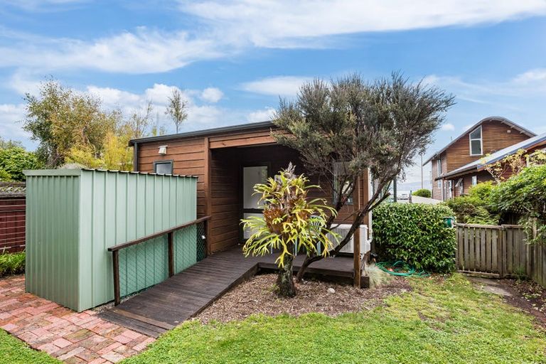 Photo of property in 105 Marine Parade, Eastbourne, Lower Hutt, 5013