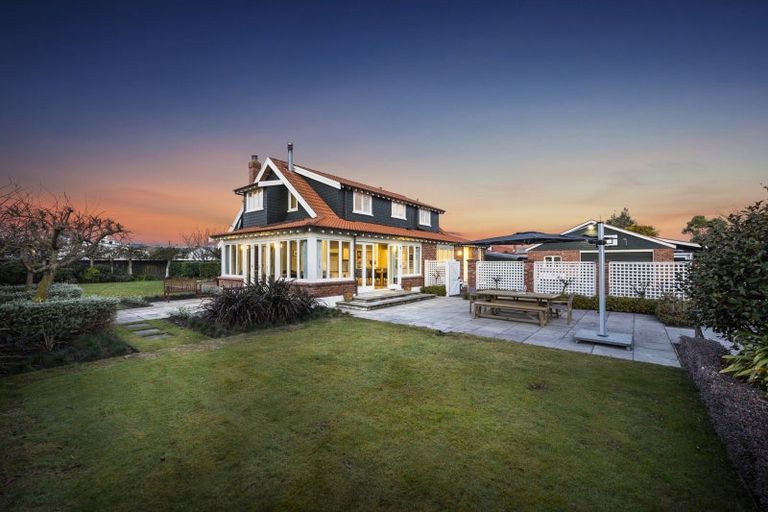 Photo of property in 370 Bay View Road, Saint Clair, Dunedin, 9012