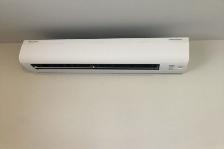 Photo of property in 2/39 Bayview Road, Bayview, Auckland, 0629