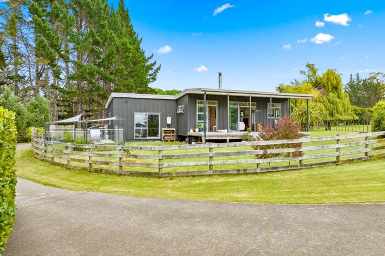 Photo of property in 842a South Head Road, South Head, Helensville, 0874
