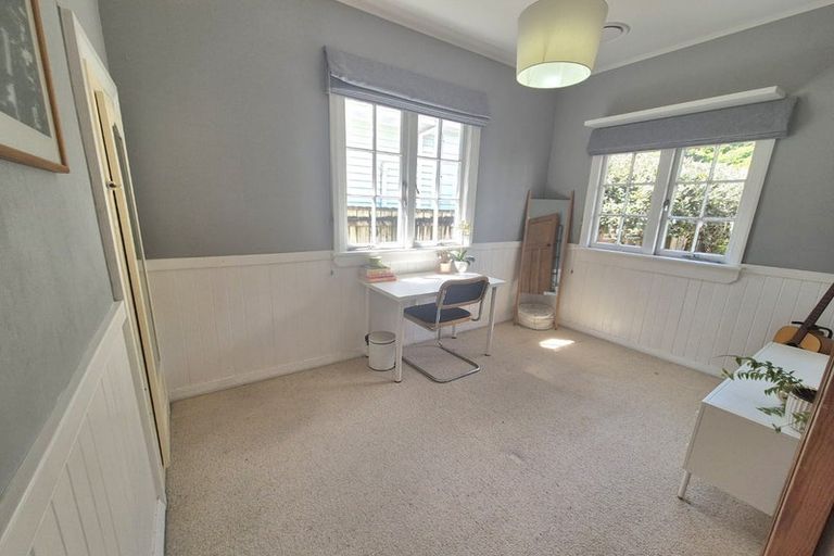 Photo of property in 403 Muritai Road, Eastbourne, Lower Hutt, 5013