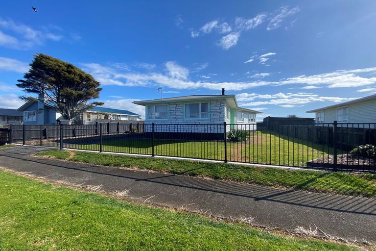 Photo of property in 9 Short Street, Waitara, 4320
