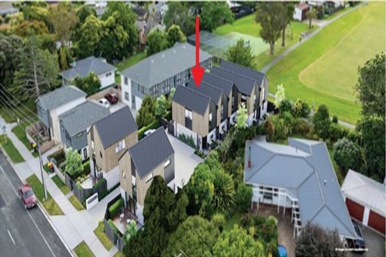 Photo of property in 4/66 Matipo Road, Te Atatu Peninsula, Auckland, 0610