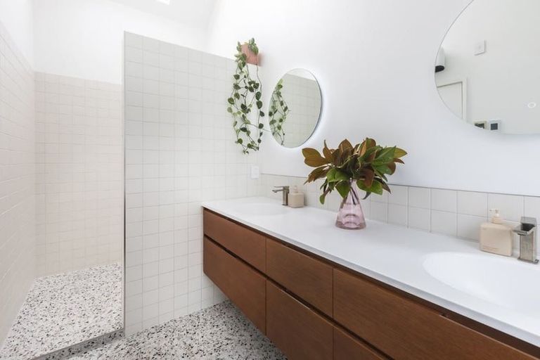 Photo of property in 266 Waimairi Road, Ilam, Christchurch, 8041