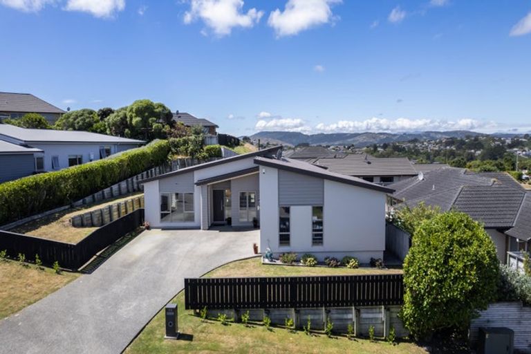 Photo of property in 33 Kahurangi Heights, Aotea, Porirua, 5024