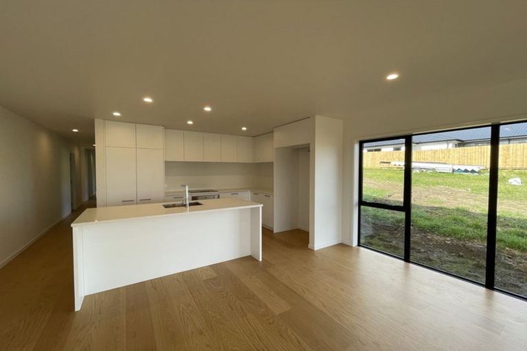 Photo of property in 25 Paihere Street, Huapai, Kumeu, 0810