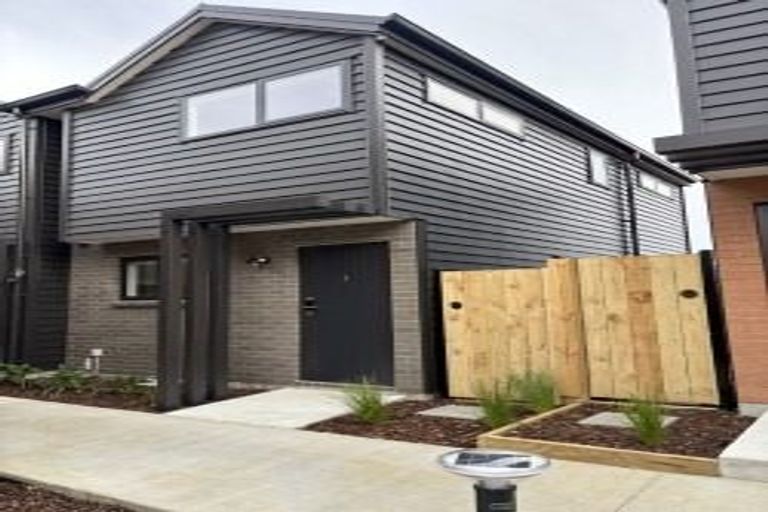 Photo of property in 8/25 Childs Avenue, Pukekohe, 2120