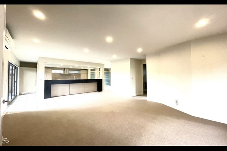 Photo of property in 10 Rangi Avenue, Schnapper Rock, Auckland, 0632