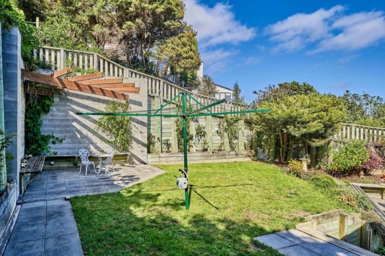 Photo of property in 22 The Crowsnest, Whitby, Porirua, 5024