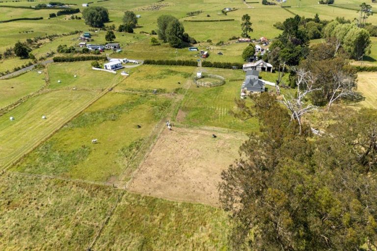 Photo of property in 53 Ladys Mile, Eltham, 4322