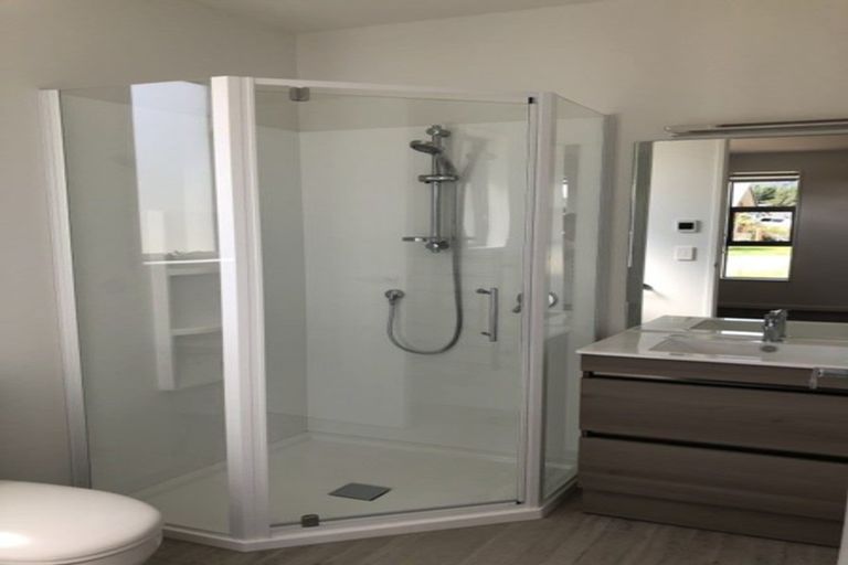 Photo of property in 18 Brewster Crescent, Lake Hawea, 9382