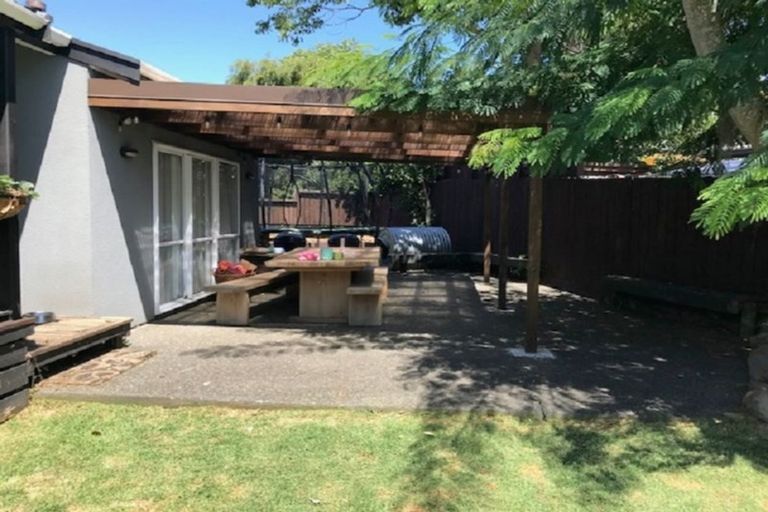 Photo of property in 6 Armitage Place, Tuakau, 2121