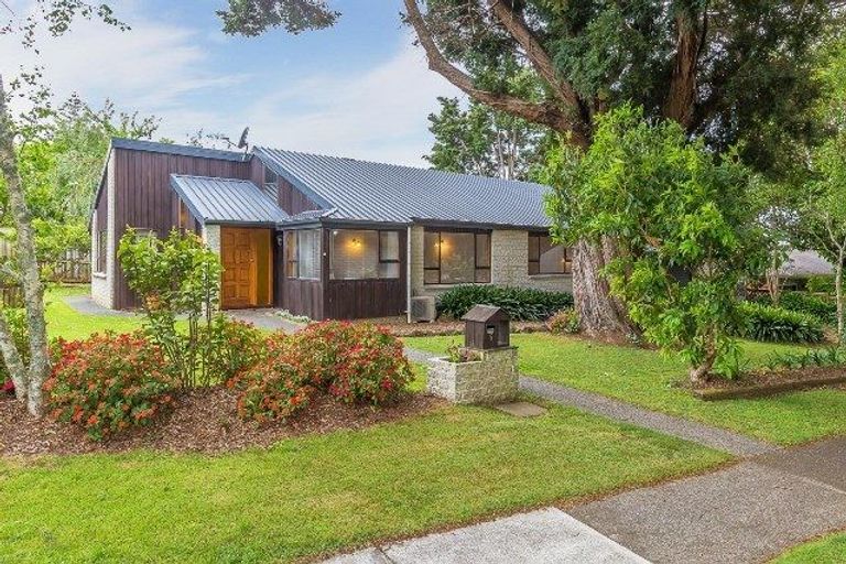 Photo of property in 5 Totara Grove, Hillcrest, Auckland, 0627