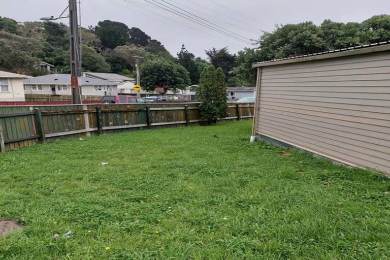 Photo of property in 28 Durham Street, Cannons Creek, Porirua, 5024