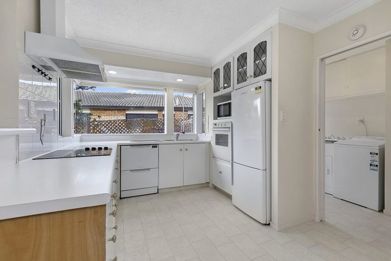 Photo of property in 1b Begonia Way, Greerton, Tauranga, 3112