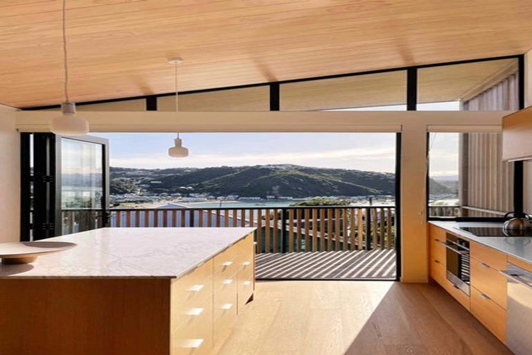 Photo of property in 20a High Street, Island Bay, Wellington, 6023