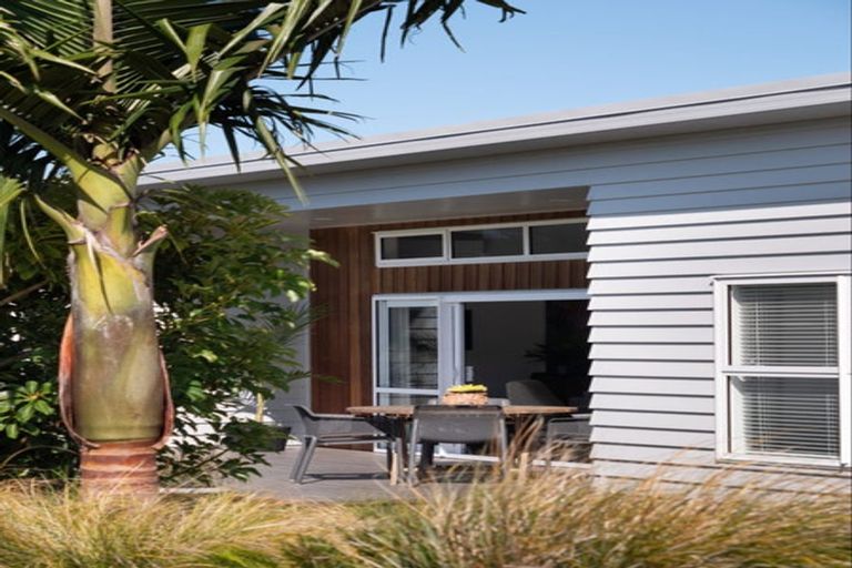 Photo of property in 53 Athenree Road, Athenree, Katikati, 3177