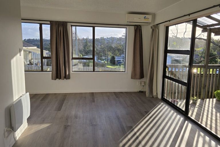 Photo of property in 1/18a Neal Avenue, Glenfield, Auckland, 0629