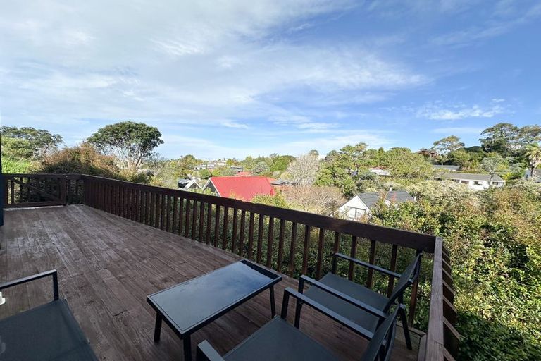 Photo of property in 4/6 Honeysuckle Lane, Mairangi Bay, Auckland, 0630