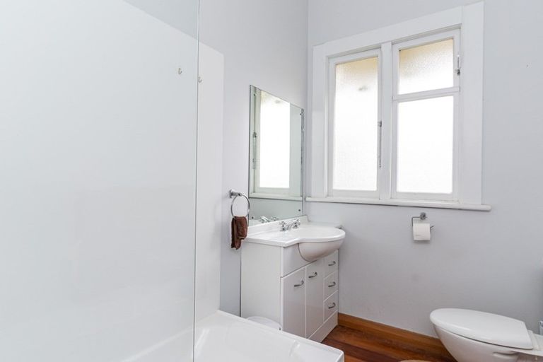 Photo of property in 44 Queen Street, Feilding, 4702