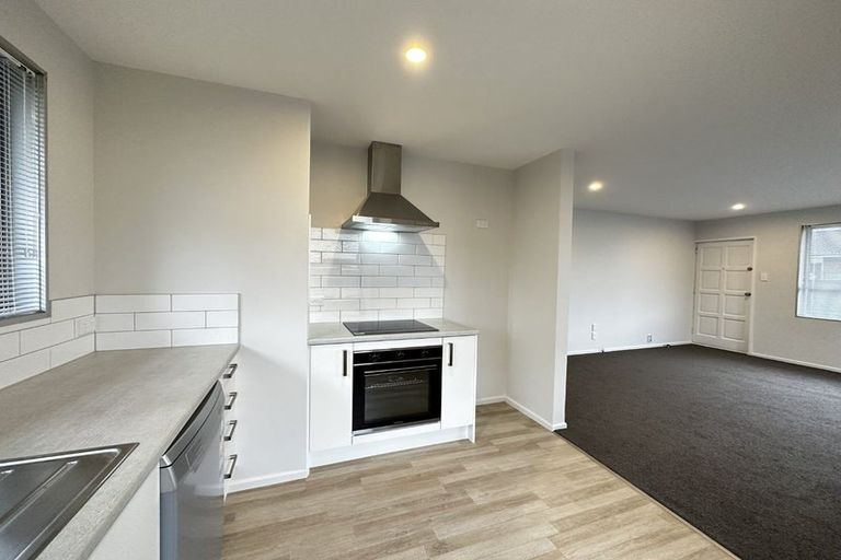 Photo of property in 2/4 Grove Road, Addington, Christchurch, 8024