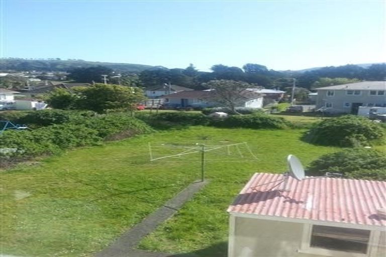 Photo of property in 5-7 Hazard Grove, Cannons Creek, Porirua, 5024